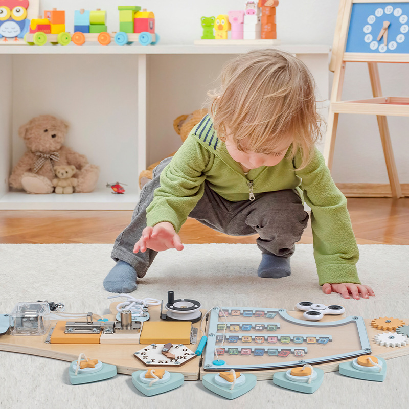 Tablero ocupado con tema de dinosaurio de madera Una variedad de juegos divertidos en un solo engranaje, forma giratoria, combinación de juguetes educativos