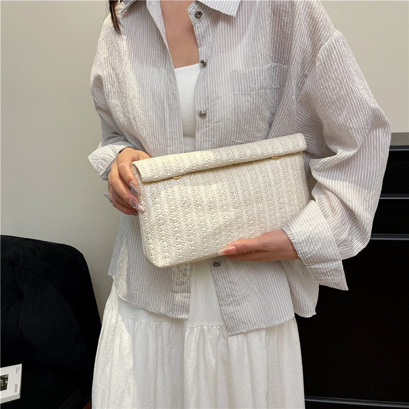 Nueva personalidad universal tejido simple bolso de mano sobre casual para mujeres bolso de cena coreana superior