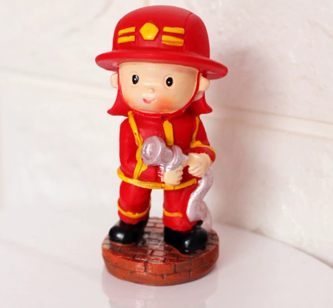Деталь для торта в виде маленького пожарника Little Fireman Cake Decoration Ornaments Маленький герой мечтатель пожарная машина торт на день рождения украшение стола