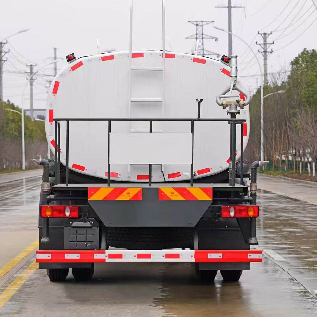 Dongfeng 3 Tons to 15 Tons Sprinkler Truck Price Road Washing Construction Site Sanitation Sprinkler Truck for Sale