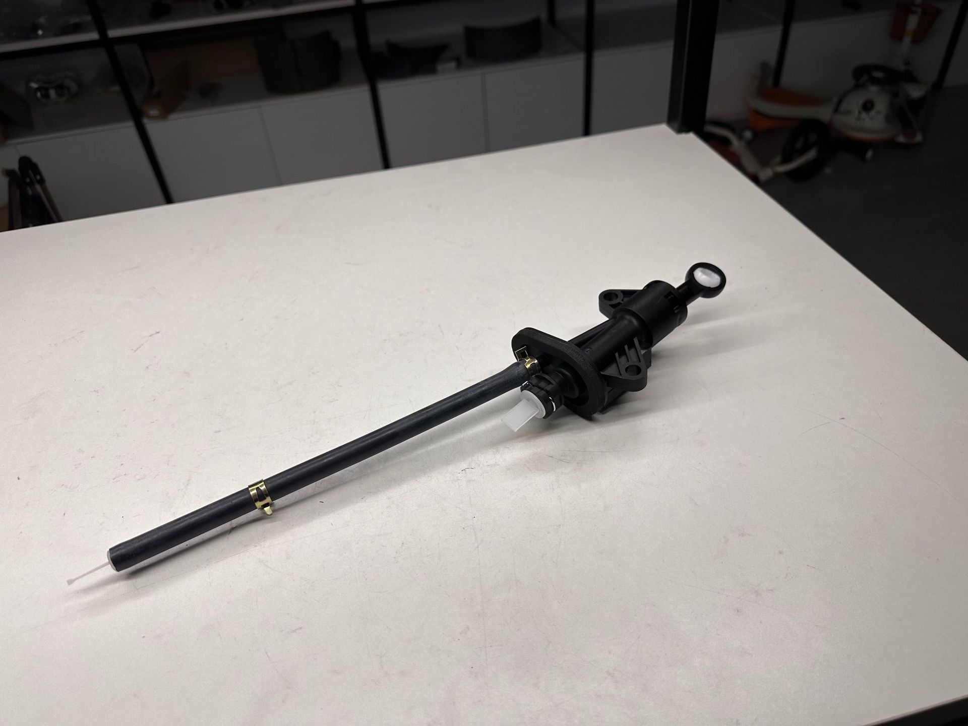 10637088 6-pin clutch master cylinder suitable for Roewe MG 15 RX3 MG5 20-22 models