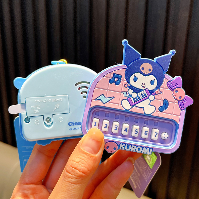 Genuina Sanrio piano llavero lindos juguetes de música bolsos colgantes llavero de automóvil pequeños regalos al por mayor image 3