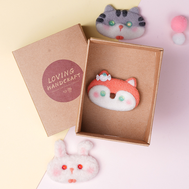 W391-L cute and adorable new hairpin + brooch + gift box (not finished product)