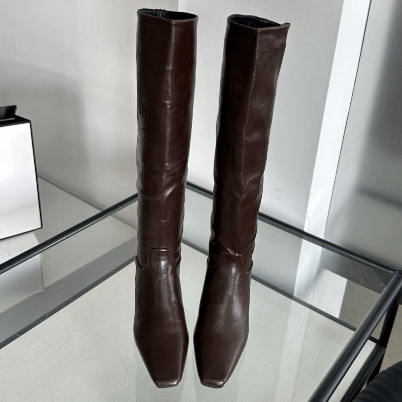 Французские сапоги не на коленях женские 2024 новые сапоги с толстым каблуком квадратные сапоги модные дикие тощие сапоги женские