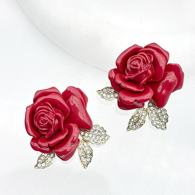 Elegante rode rozenbroche voor dames, vintage emaille speldje_voghion.com