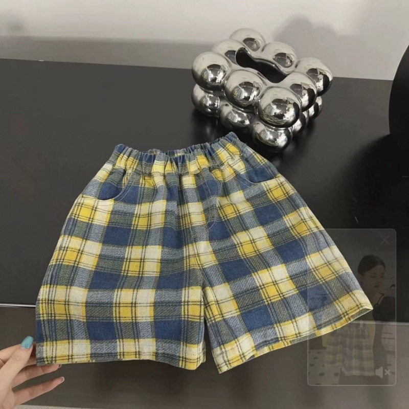 노란색 격자 무늬 반바지