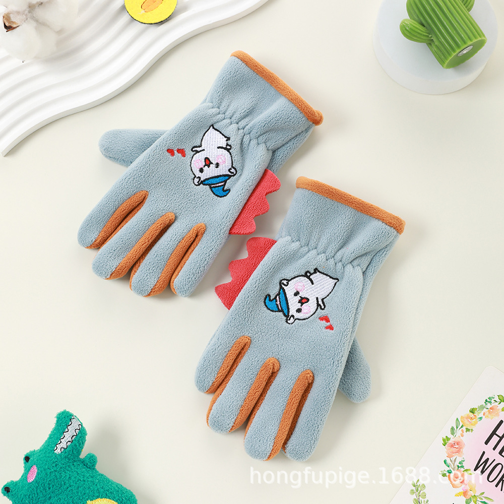 Guantes de invierno para niños con guantes de terciopelo de dibujos animados al aire libre para montar a favor de la piel, guantes de terciopelo de grano para niños y niñas.