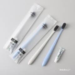 大人用の柔らかい毛の竹炭を使用した使い捨て歯ブラシ、家庭用、ホテル、B&B、トラベルクラブ、男性と女性用