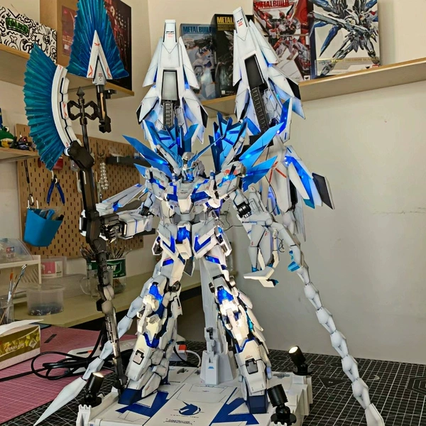 Single model - Gundam model - [ ] + fully equipped with weapons + free stand