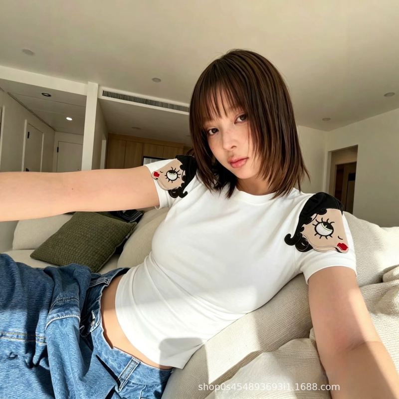 2026 Summer New Model Miss Betty Three-Dimensional Patch Embroidery Short Waist-Cinching Korean-Style Regular Shoulder Slim-Fit Short-Sleeve T-Shirt for Women