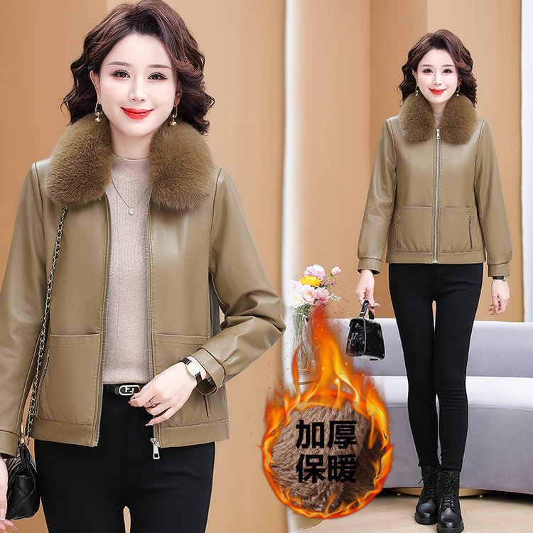 妈妈秋冬装中年女PU皮衣外套短款夹克小个子中老年新款加绒厚上衣