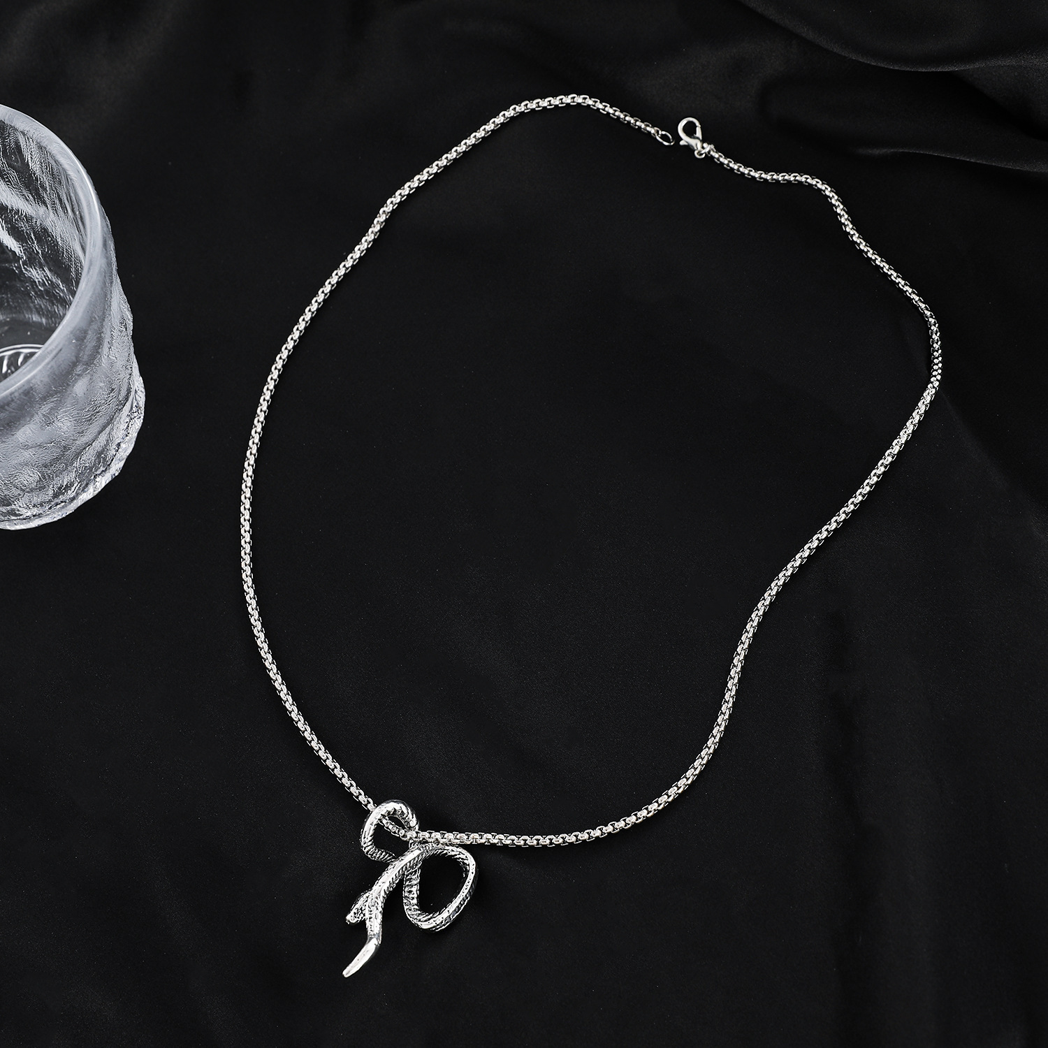 Exaggerated winding shaped personalized necklace pendant trendy punk vintage silver animal snake chain_voghion.com