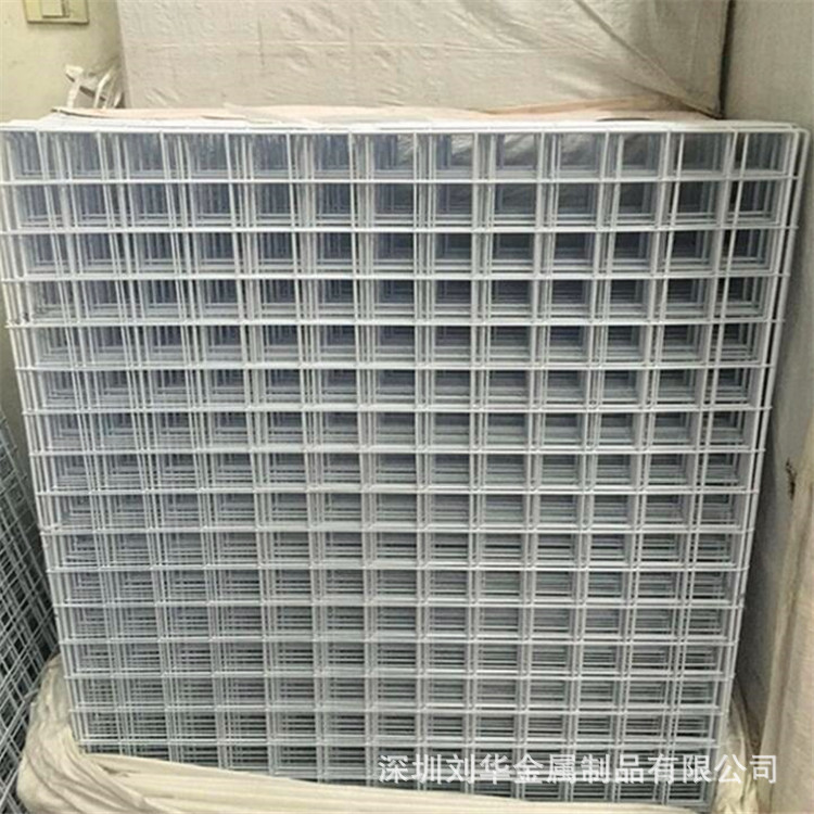 白色喷塑上墙网片电焊网片喷塑铁丝网超市饰品挂架挂网钢丝网