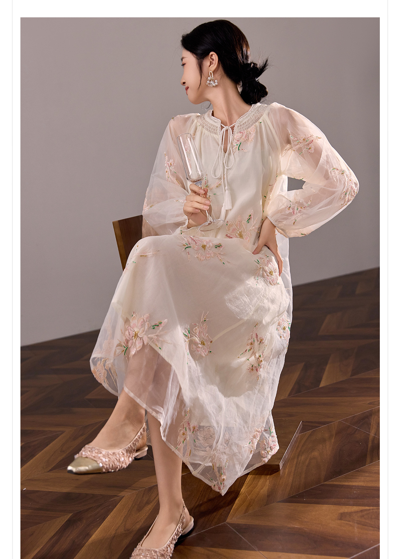 Đầm maxi nữ dài tay in họa tiết phong cách dân tộc, vạt xòe rộng N4039 — quả mơ chi tiết 7