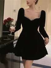 1932法式复古黑色丝绒连衣裙子女秋冬轻奢气质显瘦宴会生日小礼裙