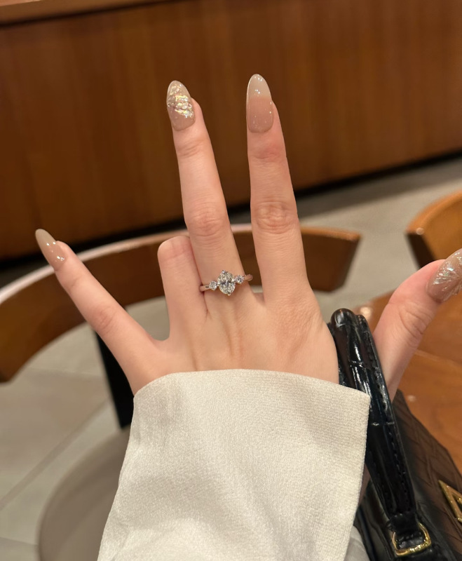 女性用の新しいフレンチスタイルのサスペンションピジョンエッグリング、ミッドセンチュリースタイル、クールなオーバルフラッシュラージダイヤモンドリング、調節可能|undefined