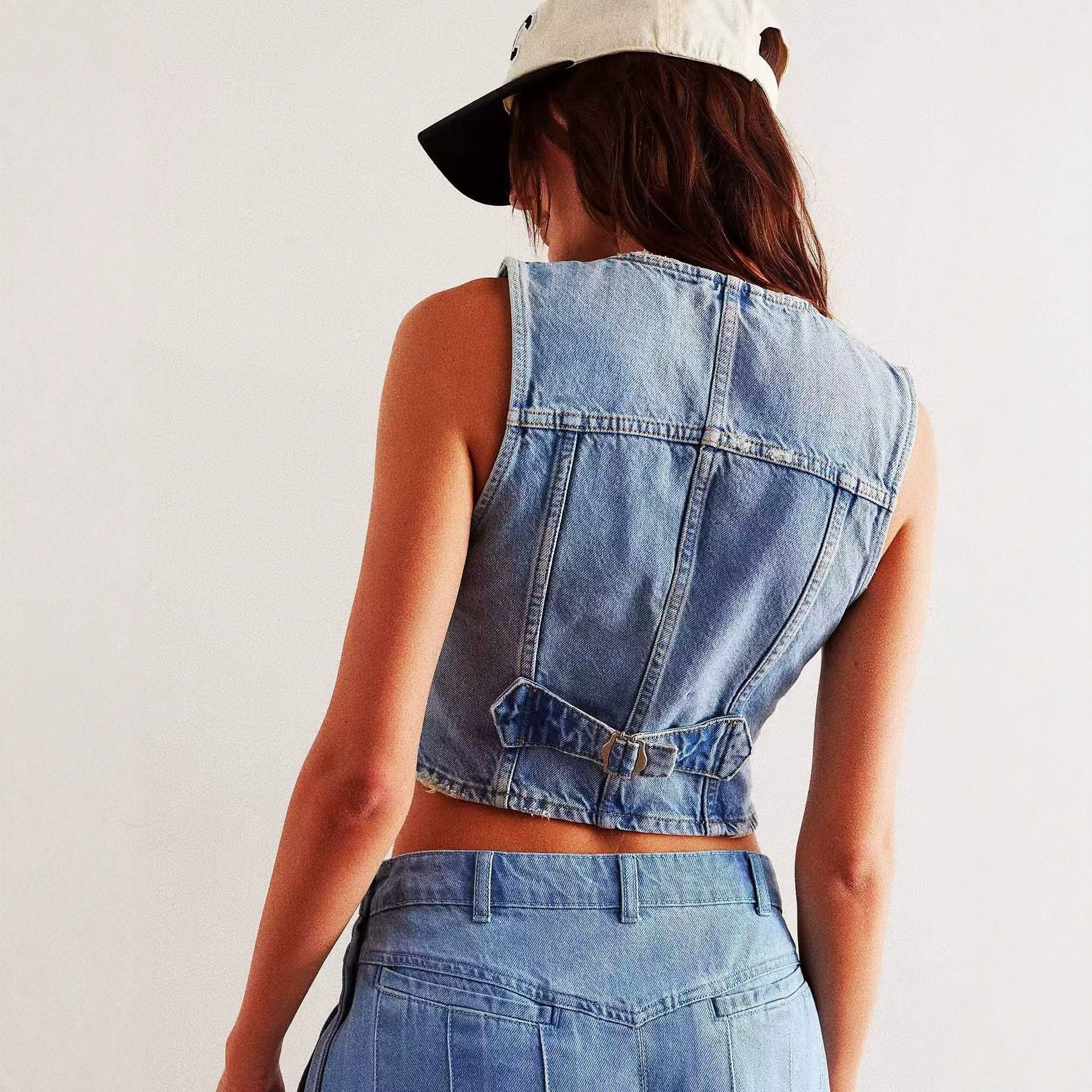 Europa y los Estados Unidos fábrica de origen transfronteriza nueva cintura sexy profunda V se puede plegar para usar un solo chaleco de moda de mujer