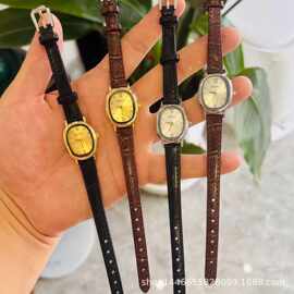 新款中古复古椭圆盘小众轻奢简约复古高级感小巧皮带石英手表女