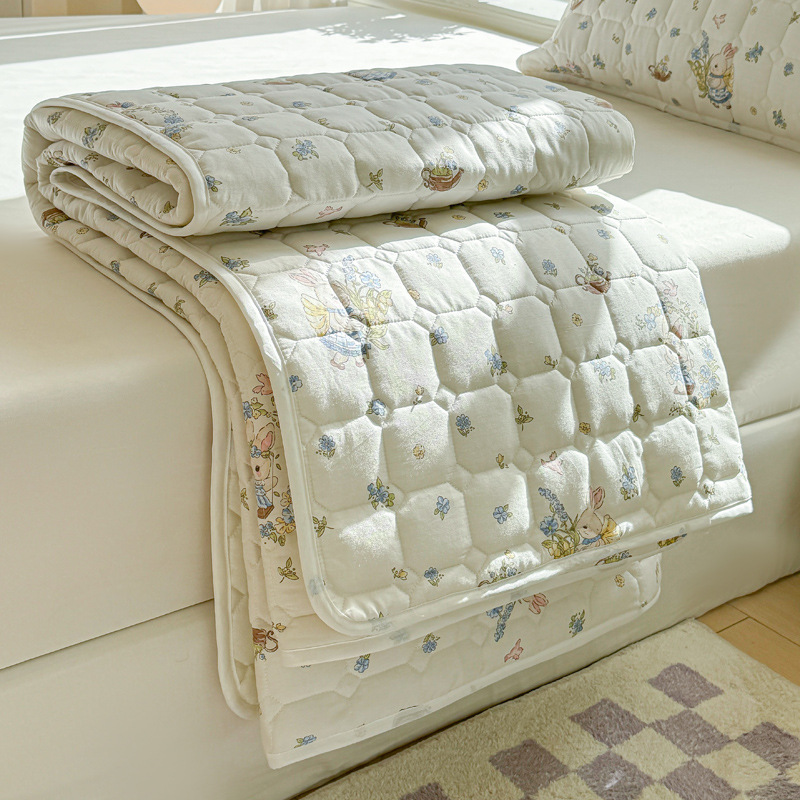 봄 토끼가 진열대에서 사라졌습니다.