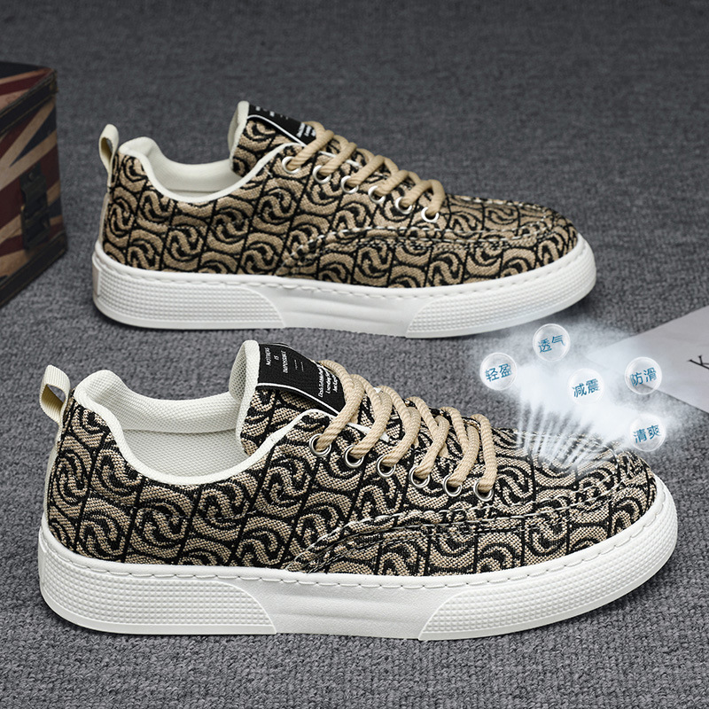 Zapatos de lona de corte bajo para hombre verano 2025 nuevo estilo nicho de corte bajo zapatos de tabla estampados zapatos de moda casuales deportivos de plataforma para hombre
