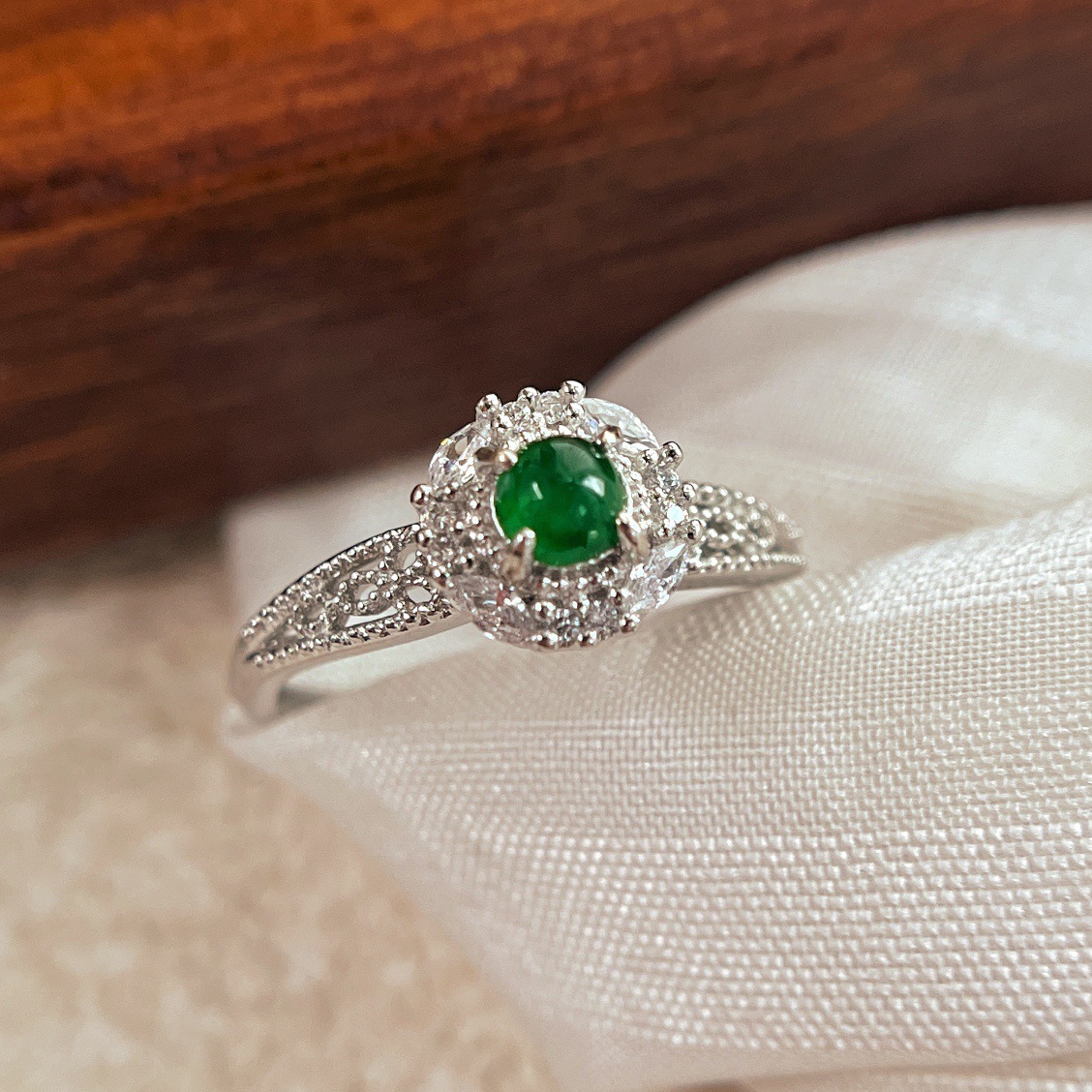 天然翡翠小綠蛋戒指