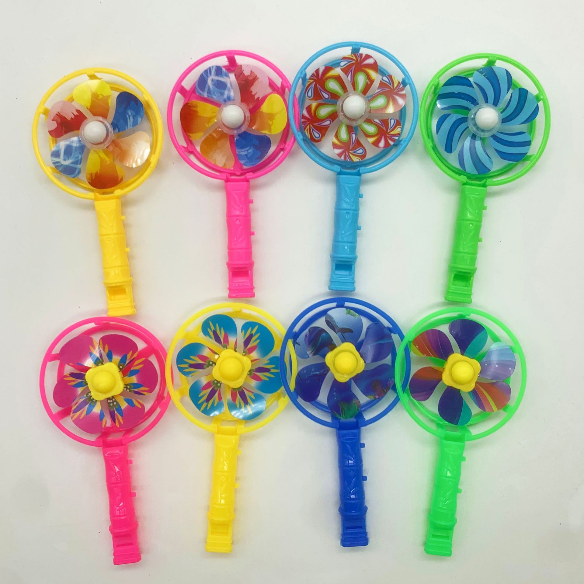 Kindergarten colorido silbato molino de viento creativo coche de juguete de color caramelo juguete nostálgico colorido silbato alegría apoyos
