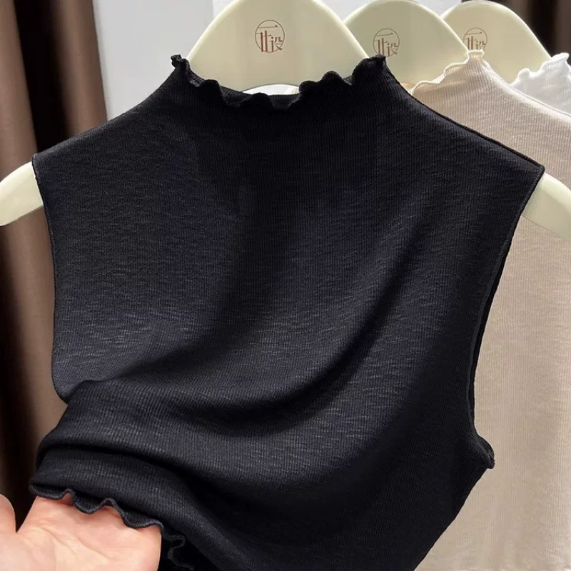 Thin tank top, knitted shirt sleevless, slim fit