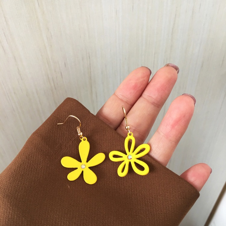 Fashion Yellow Flower Earrings display picture 6