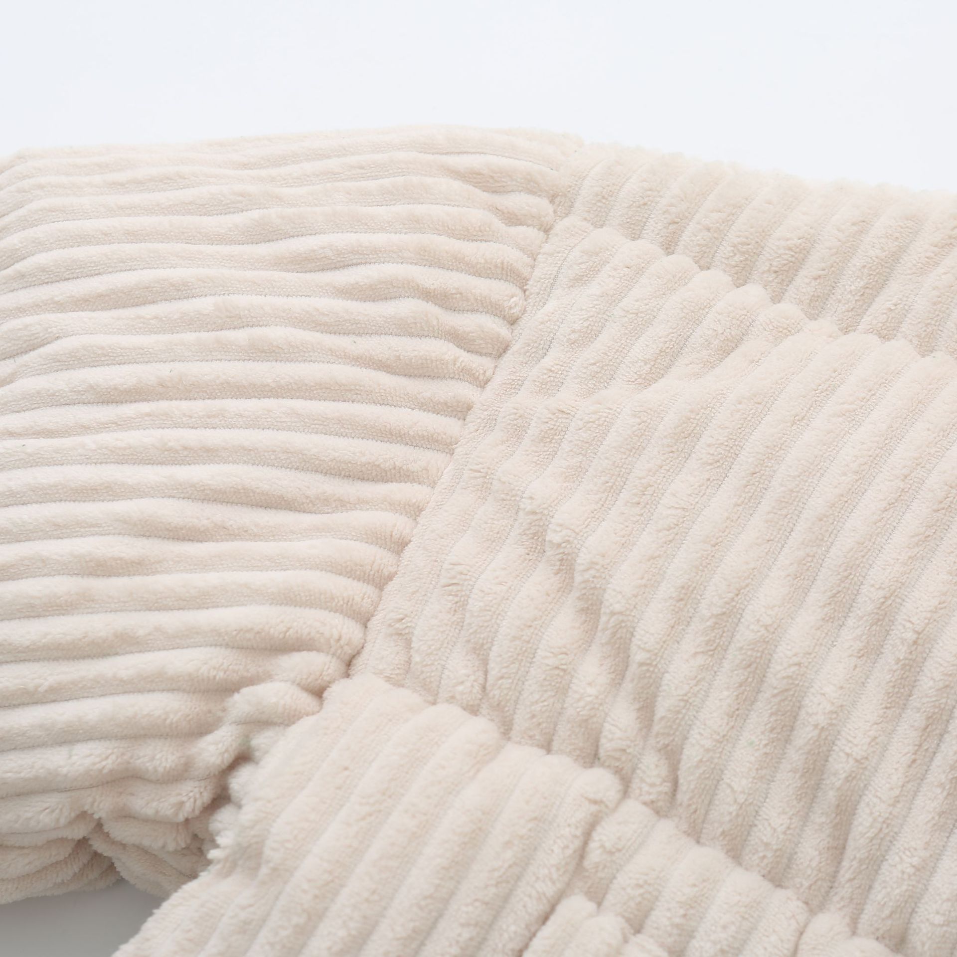Giacca corta e larga in cotone caldo alla moda autunno e inverno 2024 in velluto a coste F823129_voghion.com