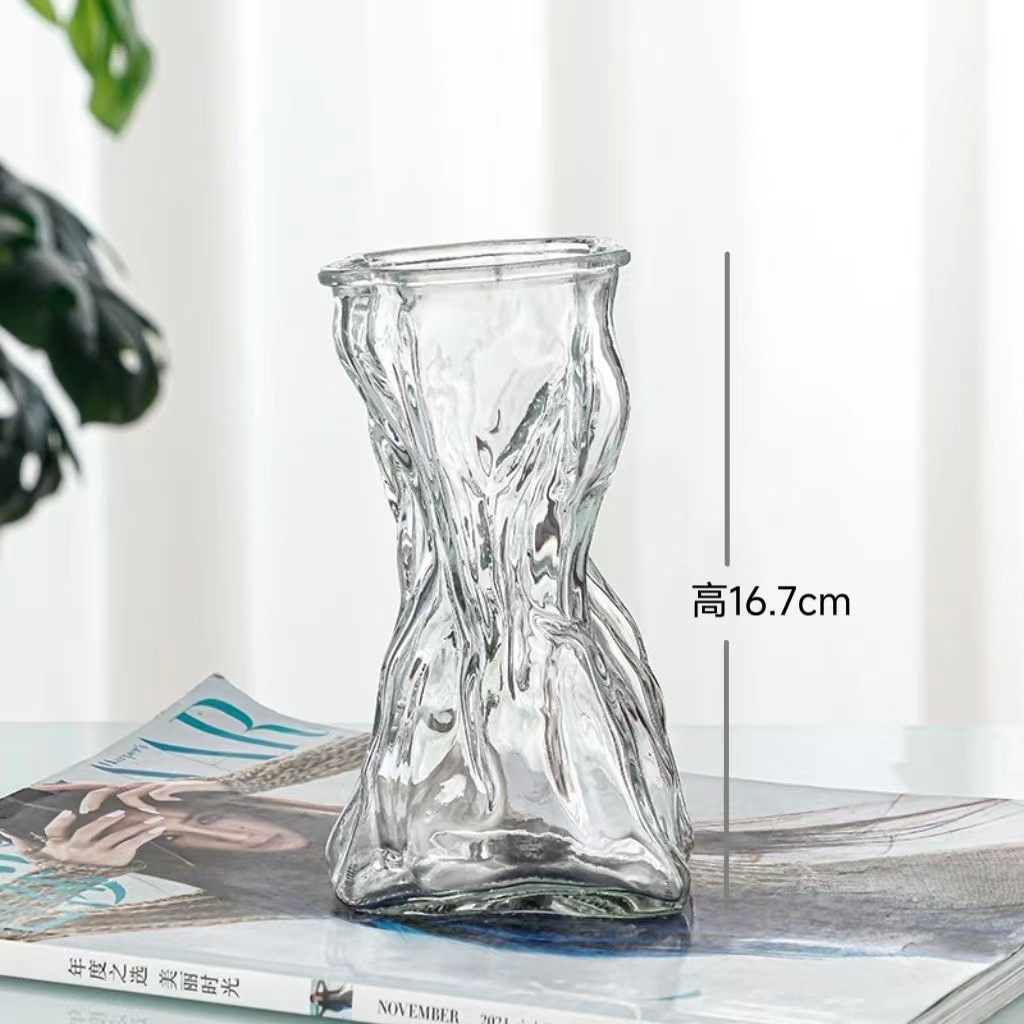 トルクの小さい花瓶の高級感の軽い豪華な装飾品のガラスの花瓶ins風の高い顔の値の水培の置物の卸売り