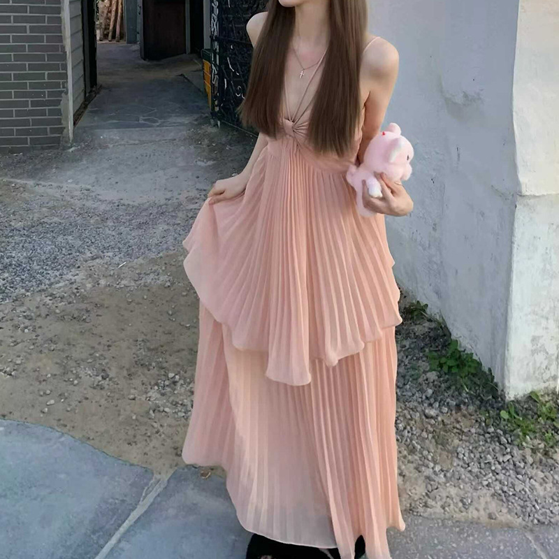 Pink Fake Two-Piece Halterneck Suspender Dress for Women Summer Seaside Resort Style Drape Pleated Accordion Long Skirt Pink Fake Two-Piece Halterneck Suspender Dress for Women Summer Seaside Resort Style Drape Pleated Accordion Long Skirt