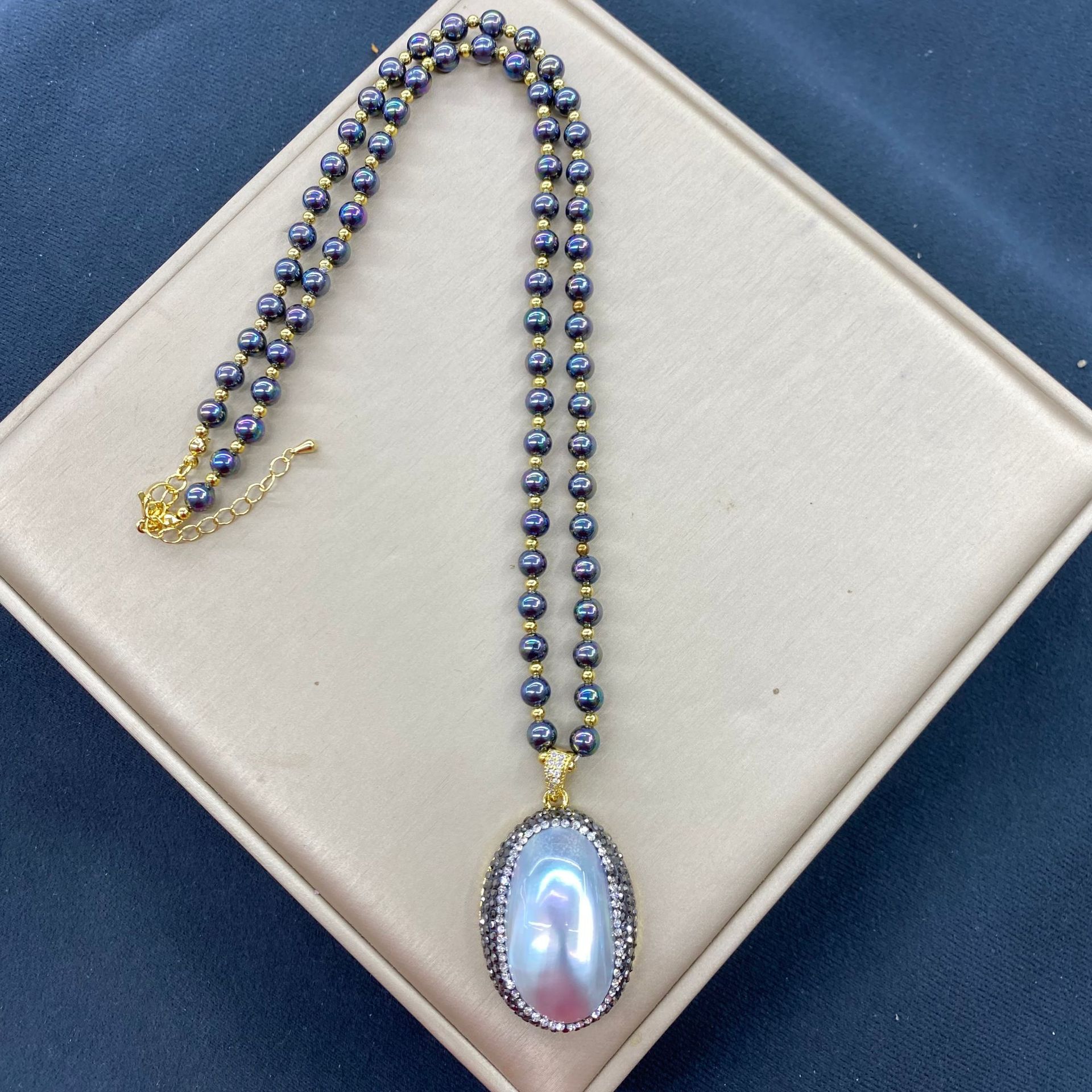 Organic necklace