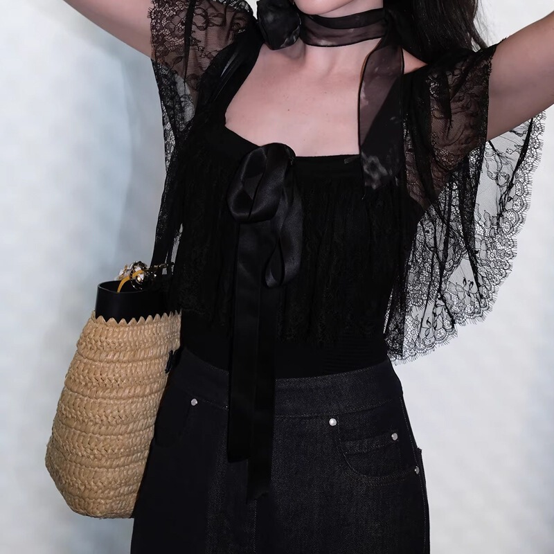 French-Style Pure Desire Lace Flutter-Sleeve Square-Neck Bow Top for Women, Slimming and Figure-Flattering, Sexy Vibe Top French-Style Pure Desire Lace Flutter-Sleeve Square-Neck Bow Top for Women, Slimming and Figure-Flattering, Sexy Vibe Top