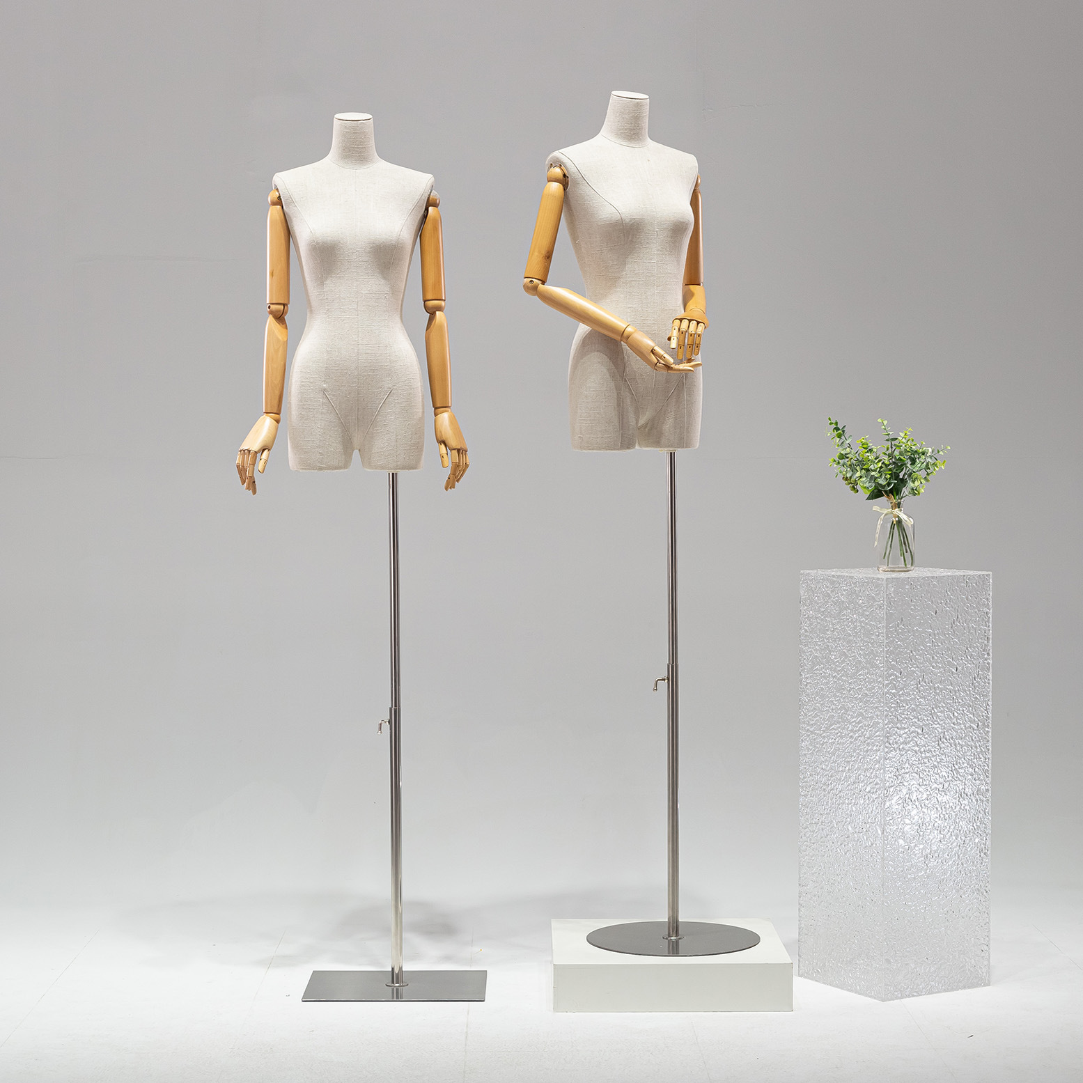 Maniquí Femenino de Medio Cuerpo de Plástico para Escaparate de Tienda de Ropa image 3