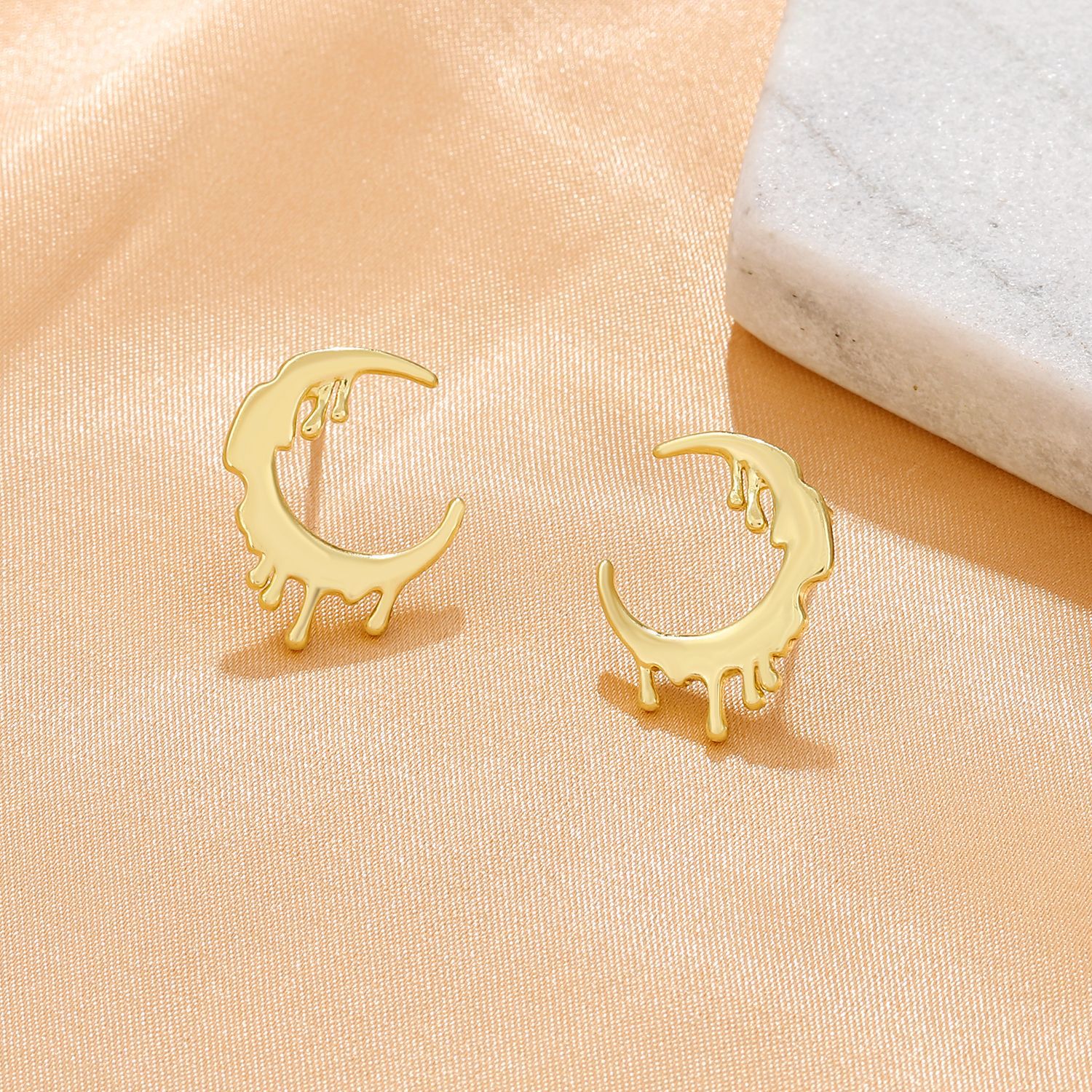 retro melt moon C-shaped solid color copper earrings wholesale