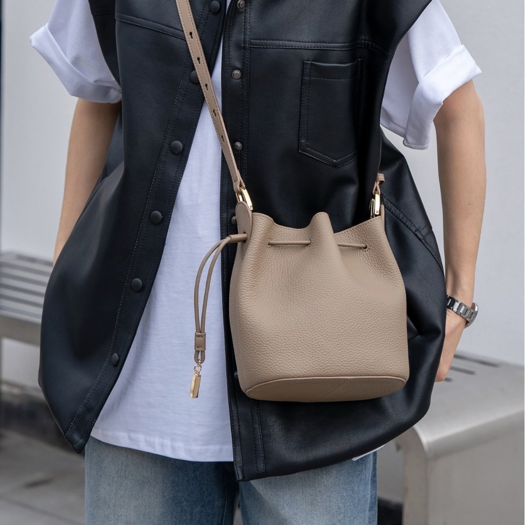 Spring/Summer New Genuine Leather Handheld Bucket Bag For Women - Luxury Designer Versatile Commuter Shoulder Bag