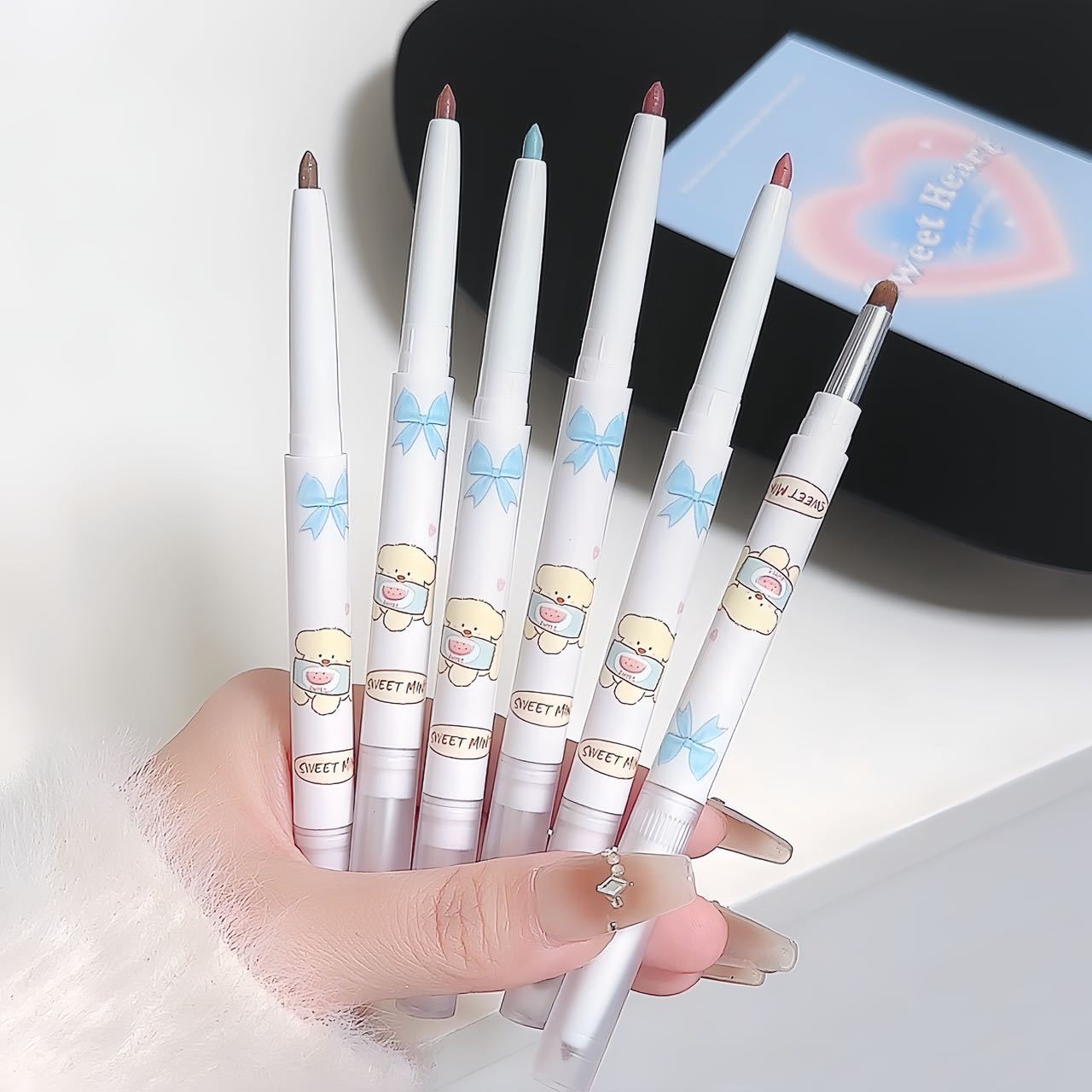 SWEET MINT Watermelon Puppy Eyeliner Gel Pen is waterproof, sweat-proof, and does not smudge. It brightens the outline from the bottom to the shadow undefined