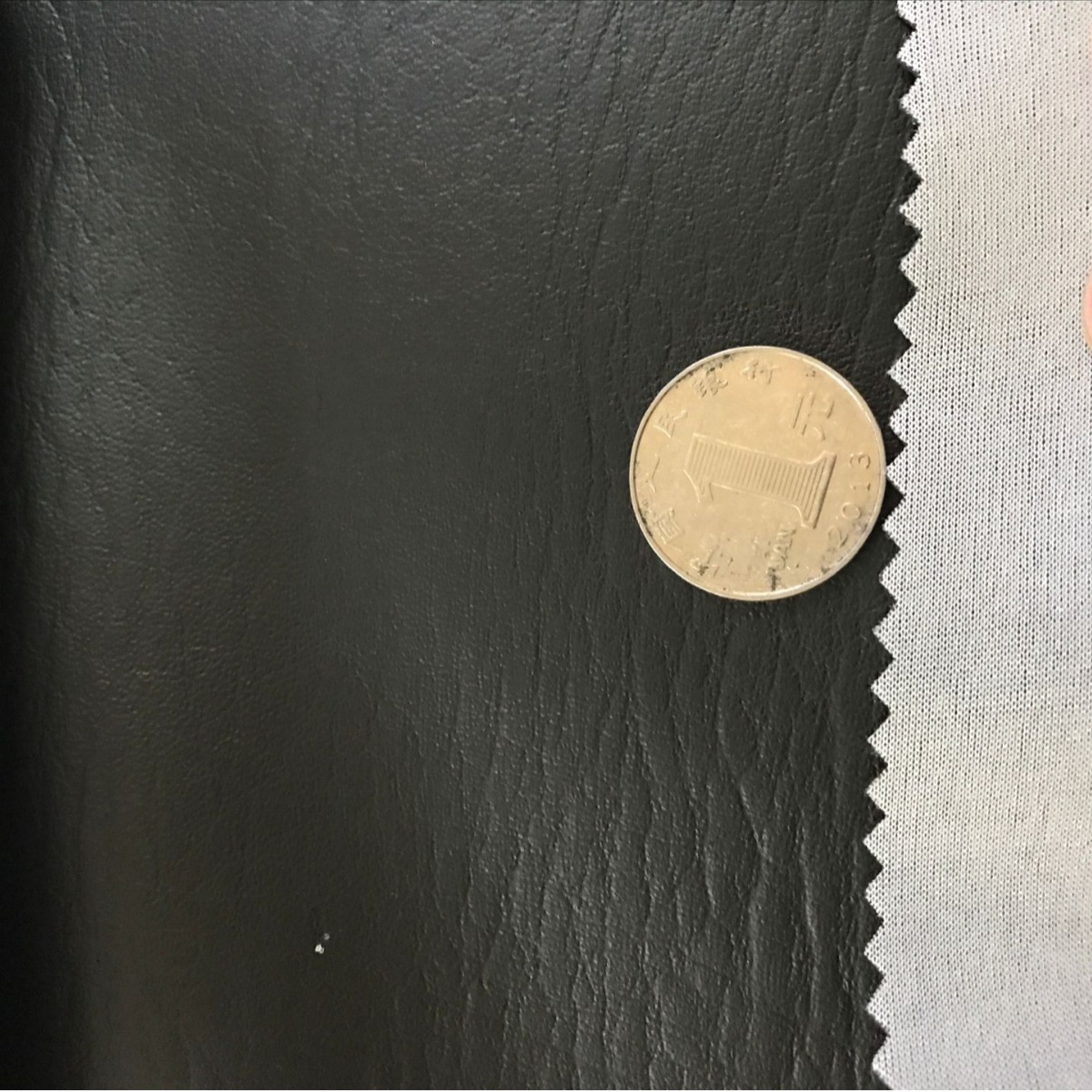 供应毛底拉丝半PU皮革大象纹箱包软包相框装潢人造革面料纺织辅料