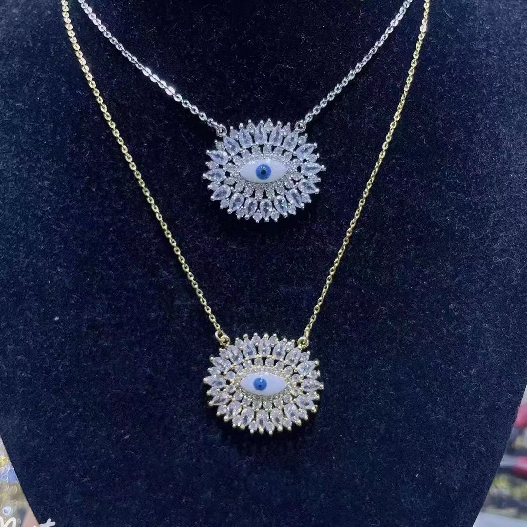 Geometric Pattern Simple Micro-encrusted Zircon Eye Pendent Copper Collarbone Chain Wholesale