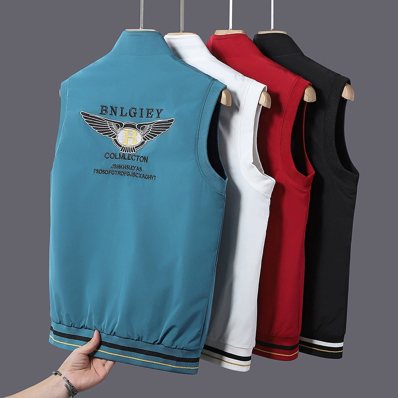 Модная стеганая демисезонная жилетка, с вышивкой, slim fit