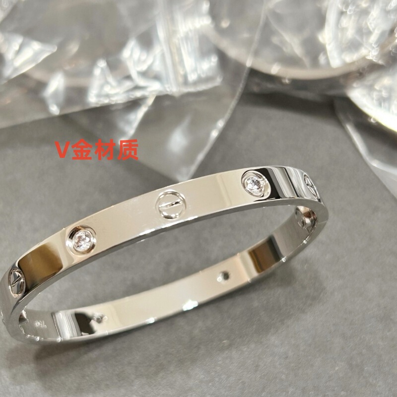 V Gold Plated Material, High Quality Wide Version Four Diamond Bracelet Bracelet, High-End Fashion Factory Direct Sale