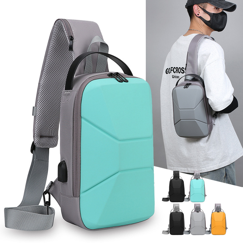 Venta al por mayor de fábrica verano nuevo bolso de pecho bolso de mensajero bolso de hombro recargable USB impermeable para hombre bolso de motocicleta ligero
