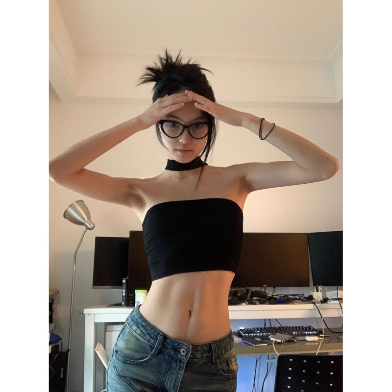 2025 Summer New Korean Style Vest Hanging Neck Strap Inner Slim-fit Hot Girl Outer Wear Niche Strapless Pure Desire Top