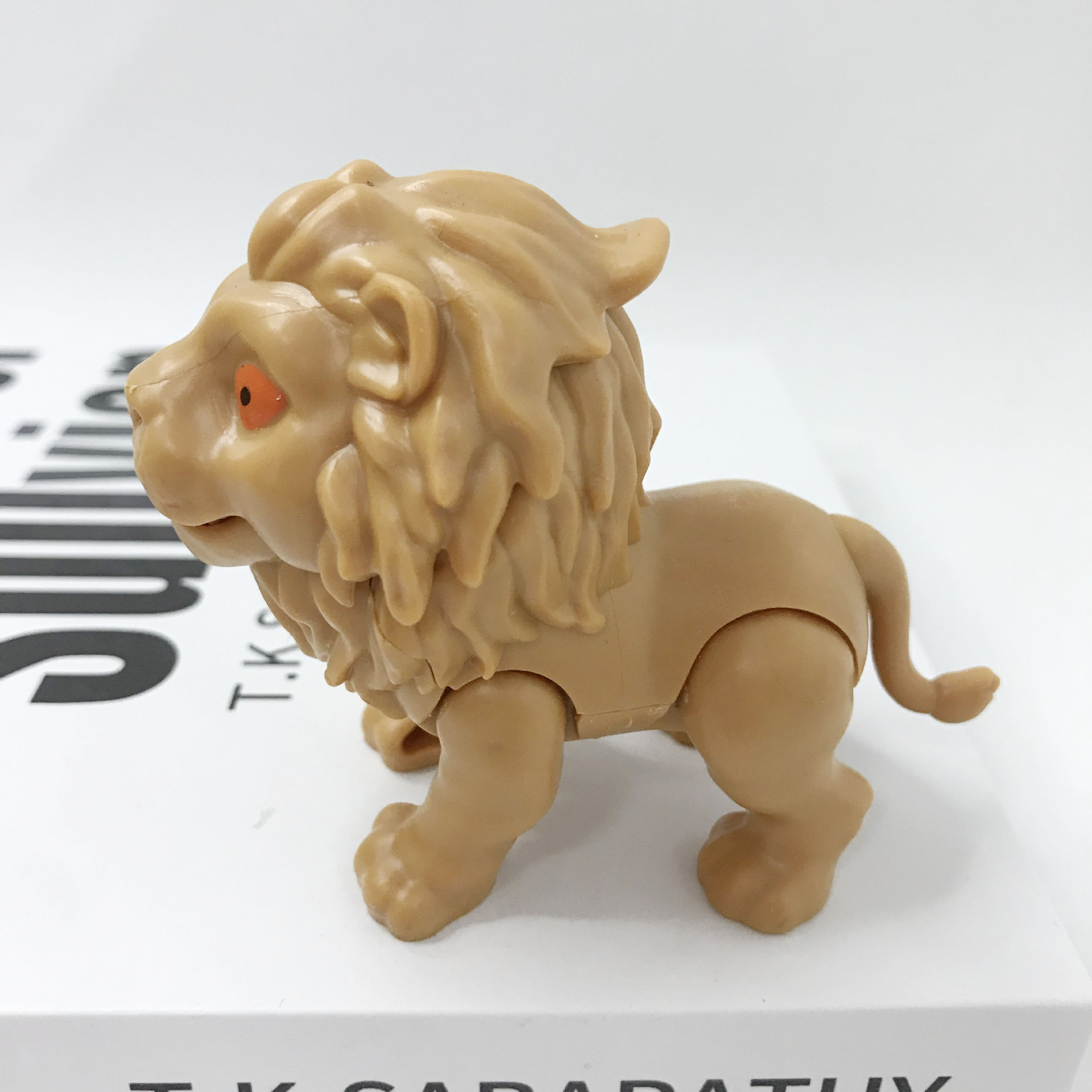 뉴 28 라이온 옐로우