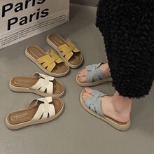平底拖鞋女外穿夏季2026新款绝美配裙子沙滩凉鞋超火凉拖爆款单鞋