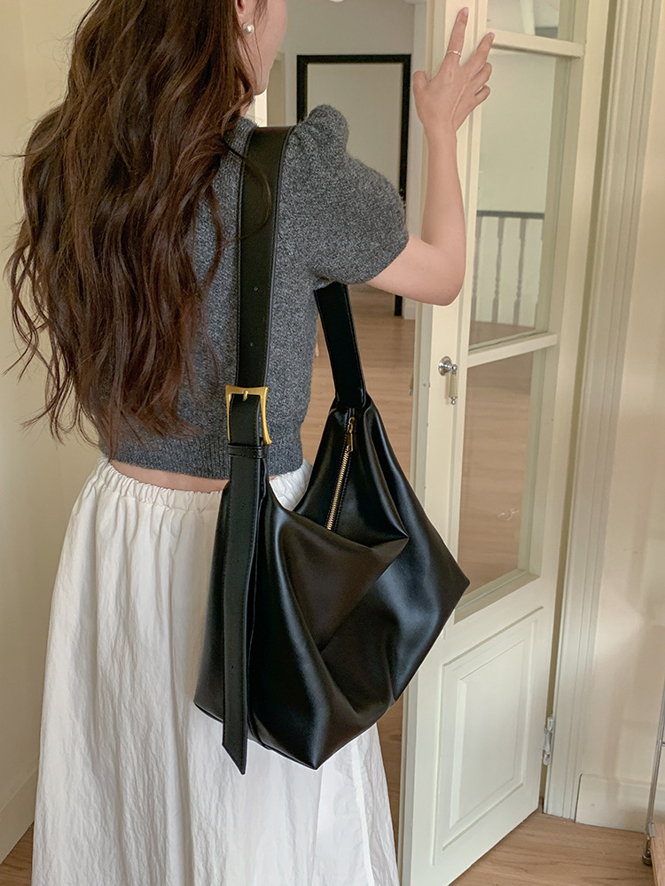 Korean Versatile Soft Collapse and Minimalist Style Single Shoulder Big 2024 New Women's Large Capacity Crossbody Bag_voghion.com