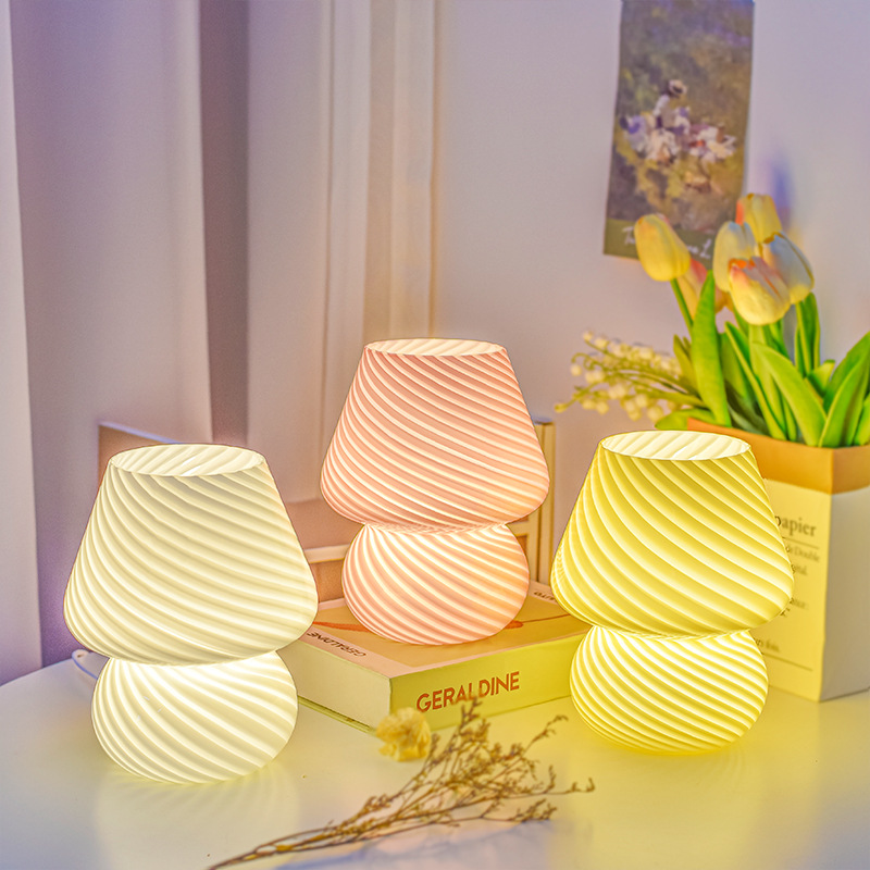 ins creative glass table lamp Xiaohongshu B&B retro night light bedroom bedside table lamp simple study decoration