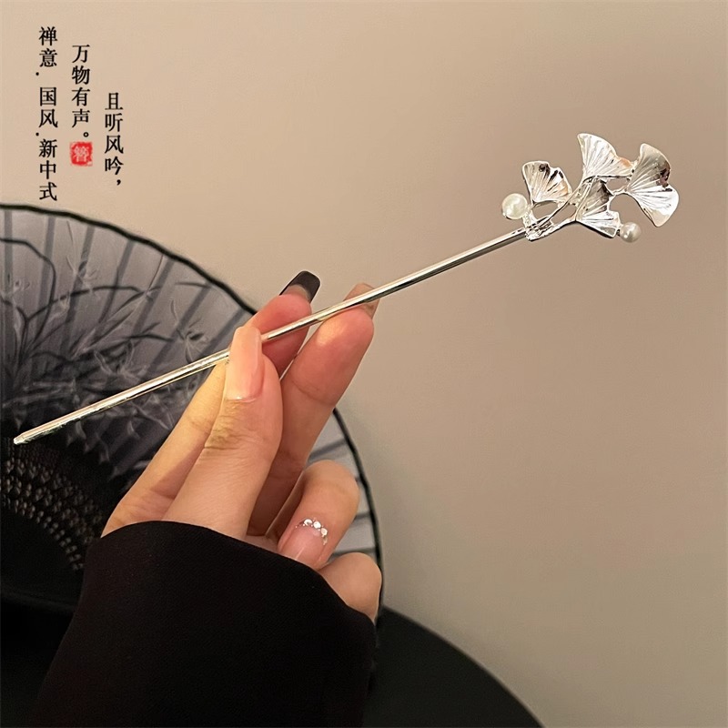 Nuevo estilo chino mariposa bordilla pinzas de cabello para mujeres detrás de la cabeza pinzas de cabello antiguo estilo Han tocado de alto nivel sensación de paso pinzas de cabello