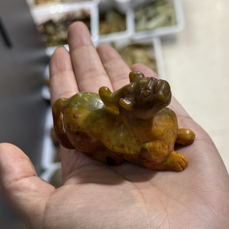 供应珠宝古玩工艺品杂项岫玉仿古做旧瑞兽招财貔貅手把件吊坠挂件