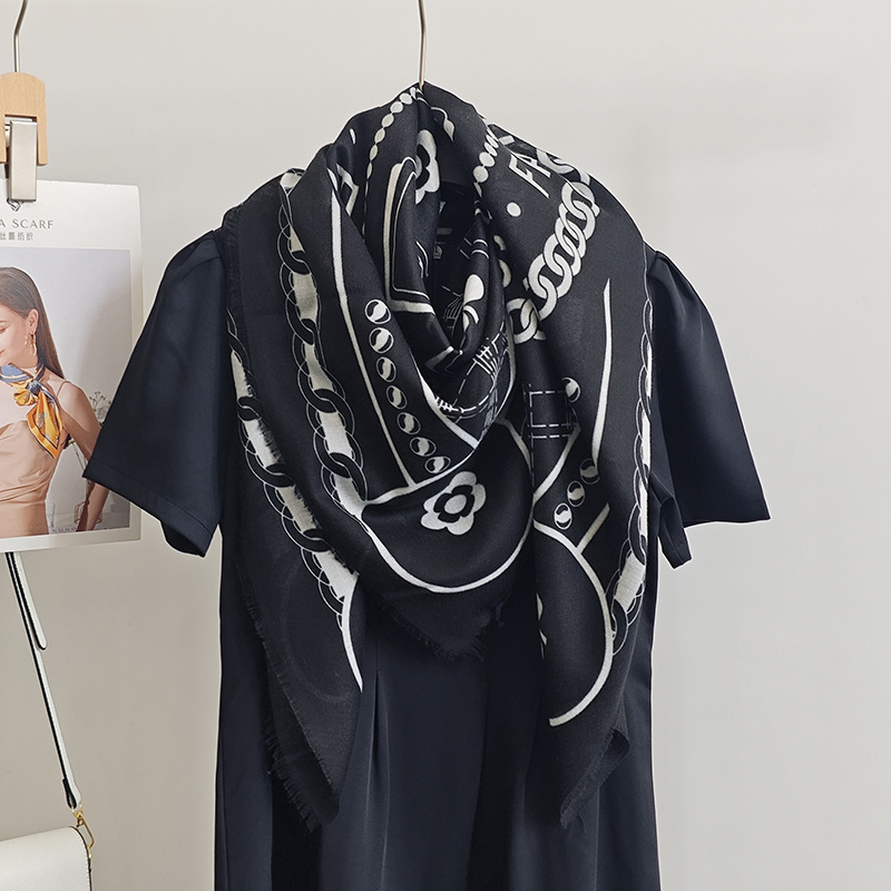 Creatividad transfronteriza europea y americana, lujo ligero, moda, impresión geométrica, bufanda cuadrada grande, damas, chal de viaje de alto valor y de moda